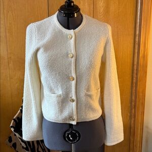 Abercrombie & Fitch Cream Knit Sweater - NWT